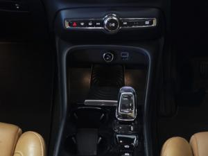 Volvo XC40 D4 AWD Inscription - Image 6