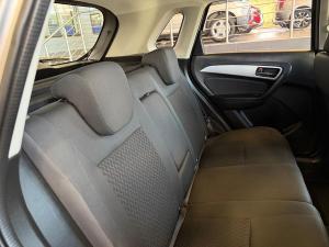 Suzuki Vitara Brezza 1.5 GLX - Image 23