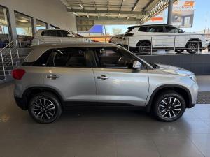 Suzuki Vitara Brezza 1.5 GLX - Image 8