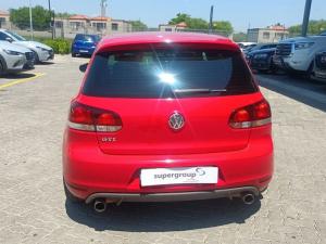 Volkswagen Golf GTI - Image 10