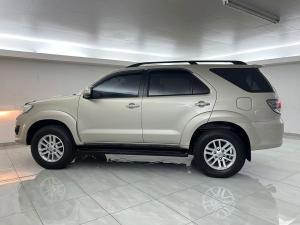 Toyota Fortuner 2.5D-4D - Image 8