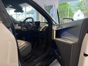 BMW iX xDrive50 - Image 16