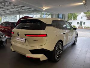 BMW iX xDrive50 - Image 8