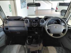 Toyota Land Cruiser 79 4.5D-4D LX V8 single cab - Image 6
