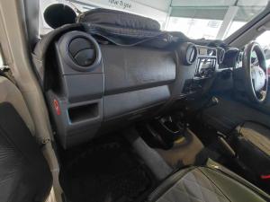 Toyota Land Cruiser 79 4.5D-4D LX V8 single cab - Image 7