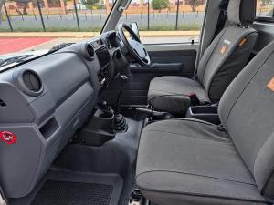 Toyota Land Cruiser 79 4.2D single cab - Image 7