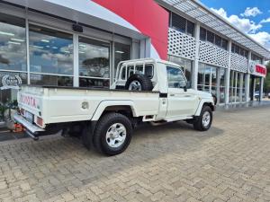 Toyota Land Cruiser 79 4.2D single cab - Image 2