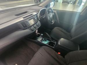 Toyota RAV4 2.0 GX auto - Image 7