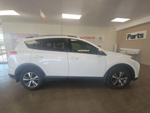 Toyota RAV4 2.0 GX auto - Image 3