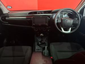Toyota Hilux 2.4GD-6 double cab 4x4 Raider X manual - Image 6