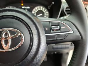 Toyota Urban Cruiser 1.5 XR manual - Image 10