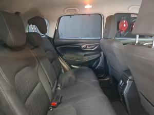 Toyota Urban Cruiser 1.5 XR manual - Image 13