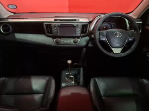 Toyota RAV4 2.2D-4D AWD VX - Image 6