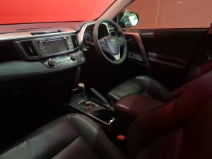 Toyota RAV4 2.2D-4D AWD VX - Image 7
