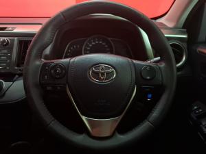 Toyota RAV4 2.2D-4D AWD VX - Image 8