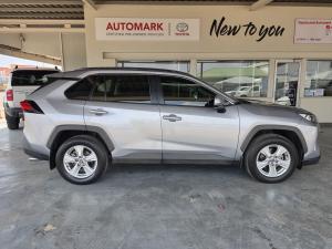 Toyota RAV4 2.0 GX auto - Image 3