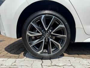 Toyota Corolla hatch 1.8 HEV XR - Image 19