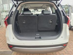 Mahindra XUV700 2.0T AX7L - Image 11