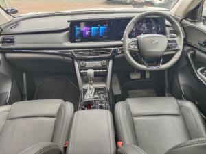 Mahindra XUV700 2.0T AX7L - Image 6