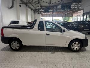 Nissan NP200 1.6i safety pack (aircon) - Image 9