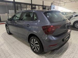 Volkswagen Polo hatch 1.0TSI Life auto - Image 11