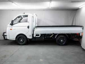 Hyundai H-100 Bakkie 2.6D deck (aircon) - Image 2