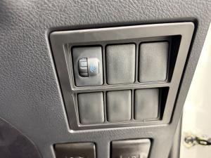 Toyota Hilux 2.0 single cab S (aircon) - Image 17
