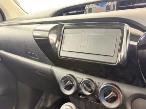 Toyota Hilux 2.0 single cab S (aircon) - Image 18