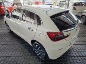 Suzuki Baleno 1.5 GLX auto - Image 5
