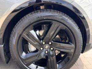 Land Rover Discovery D300 R-Dynamic HSE - Image 16