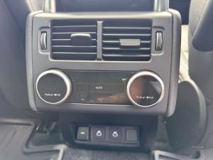 Land Rover Discovery D300 R-Dynamic HSE - Image 30