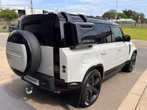 Land Rover Defender 110 D350 X-Dynamic HSE - Image 10