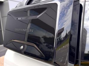 Land Rover Defender 110 D350 X-Dynamic HSE - Image 16