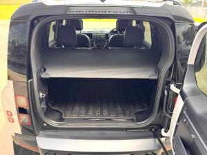 Land Rover Defender 110 D350 X-Dynamic HSE - Image 9