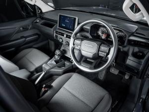 Toyota Hilux 2.8GD-6 double cab SRX 4x4 - Image 19