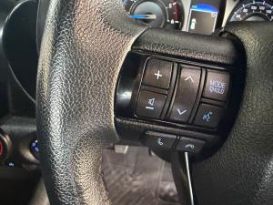 Toyota Hilux 2.8GD-6 Xtra cab 4x4 Legend manual - Image 9
