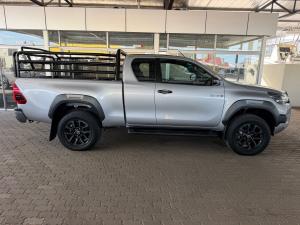 Toyota Hilux 2.8GD-6 Xtra cab 4x4 Legend manual - Image 3