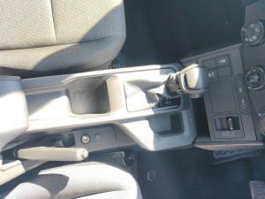 Toyota Hilux 2.8GD-6 double cab SRX 4x4 - Image 12