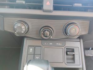 Toyota Hilux 2.8GD-6 double cab SRX 4x4 - Image 16