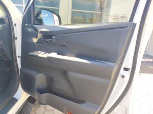 Toyota Hilux 2.8GD-6 double cab SRX 4x4 - Image 25
