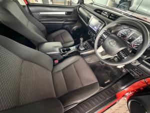 Toyota Hilux 2.4GD-6 Xtra cab Raider manual - Image 13