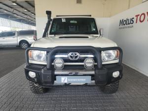 Toyota Land Cruiser 76 4.5D-4D V8 station wagon LX - Image 4