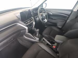 Toyota Urban Cruiser 1.5 XR manual - Image 7