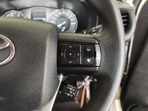 Toyota Hilux 2.4GD-6 single cab Raider manual - Image 10