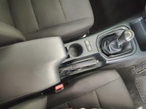 Toyota Hilux 2.4GD-6 single cab Raider manual - Image 12