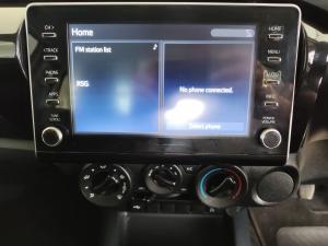 Toyota Hilux 2.4GD-6 single cab Raider manual - Image 13