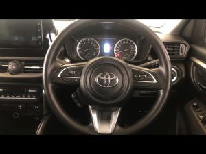 Toyota Urban Cruiser 1.5 XR manual - Image 8