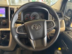 Toyota Quantum 2.8 SLWB panel van - Image 8
