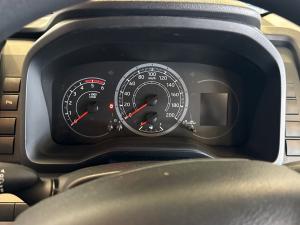 Toyota Quantum 2.8 SLWB panel van - Image 10