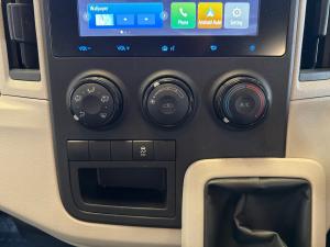 Toyota Quantum 2.8 SLWB panel van - Image 13